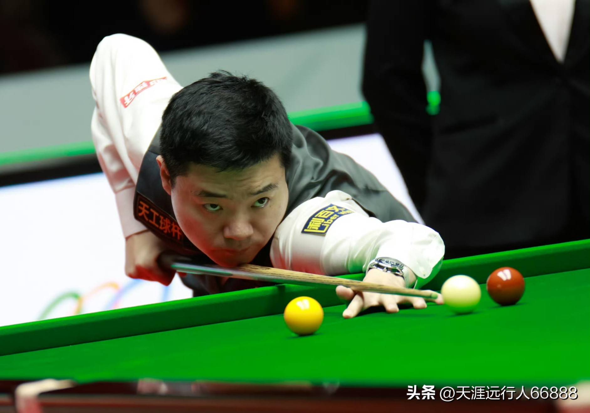 迷在场上感 迷在场上感